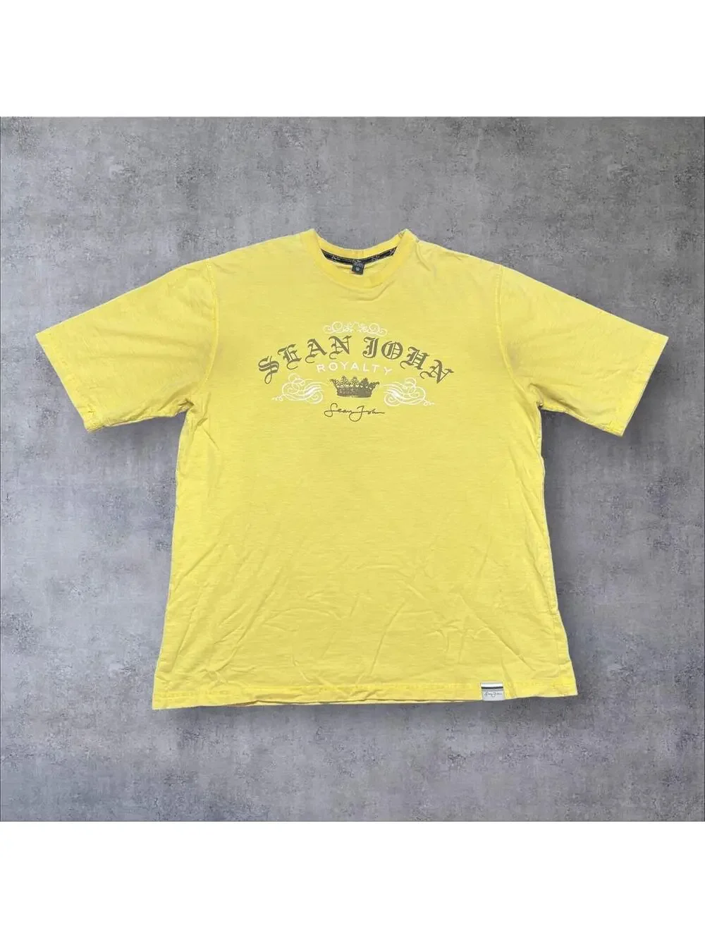 Vintage Y2K Sean John Royalty Center Graphic Spell Out Men’s Yellow Tee X-Large